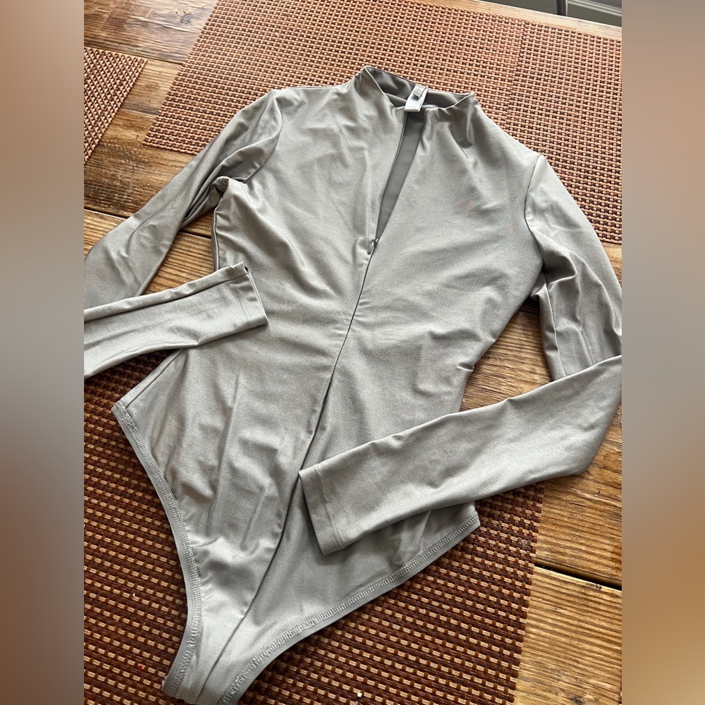 Skims Disco Silver bodysuit size Small